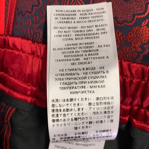 GUCCI 2018 Size 28 Red Black Jacquard Viscose Blend Joggers Shorts - Picture 9 of 10